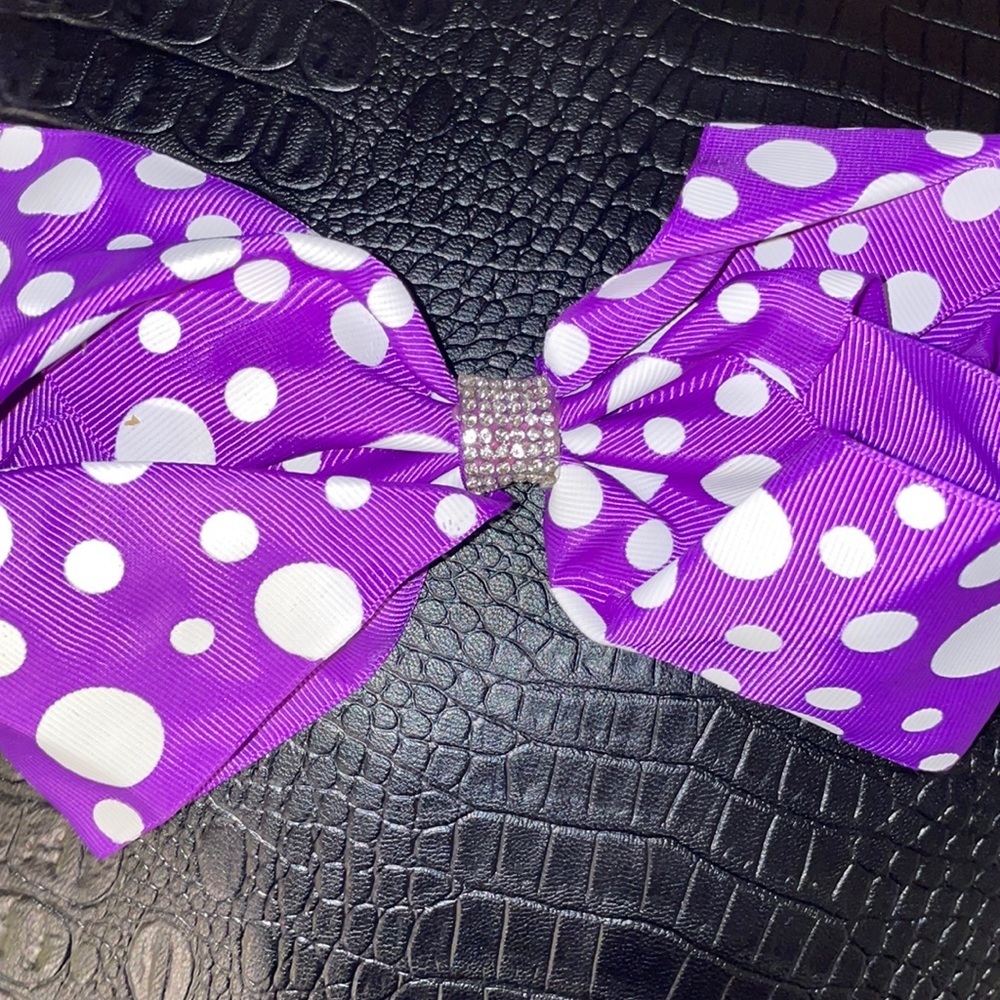 Polka dot bows!